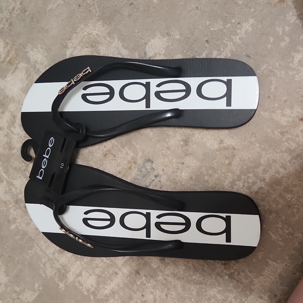 bebe flip flops